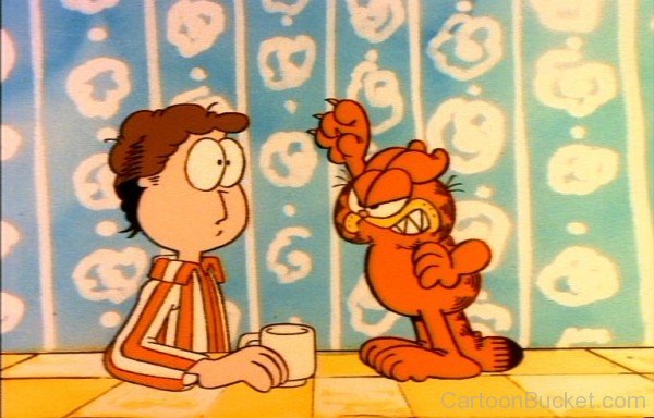 Garfield Looking Angirly At Jon