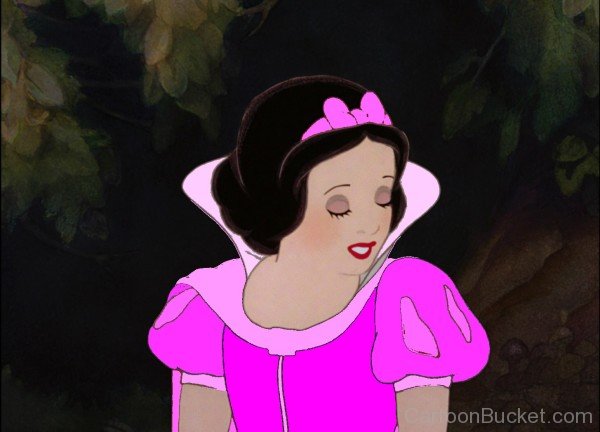 Princess Snow White In Pink Dress