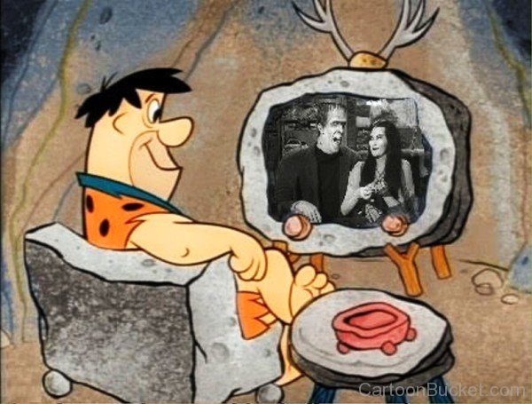 Fred Flintstone Watching TV-tgd235