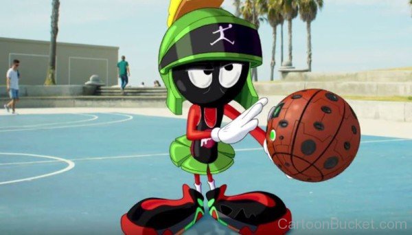 Marvin Playing Basketball-tbr5415