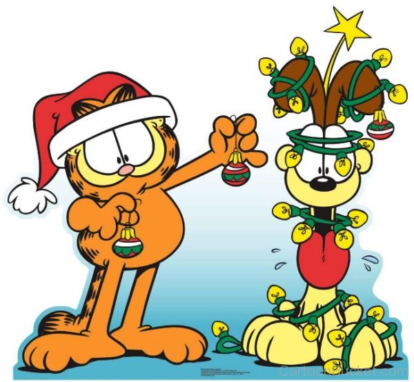 Garfield Wearing Christmas Hat