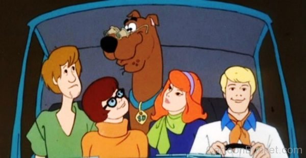 Scooby Doo And His Family Driving